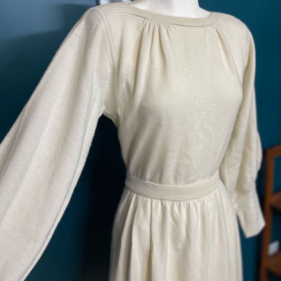 Vintage 1970s Ciaro Michael Kan White 100% Pure New Wool Dress Size XS/S - Picture 4 of 7